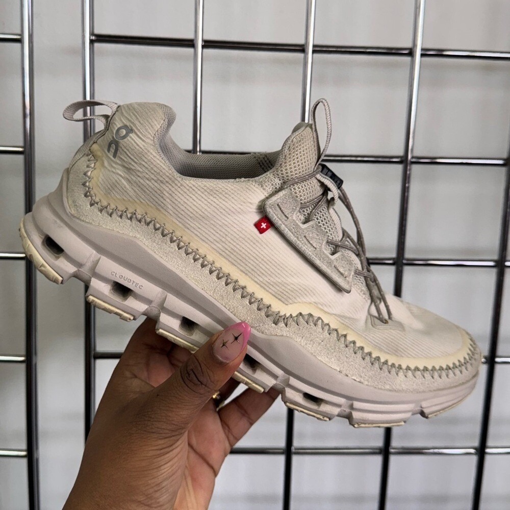 On Running Cloudaway women's sneakers and ivory/pearl size 7.5